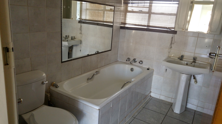 2 Bedroom Property for Sale in Potchefstroom North West